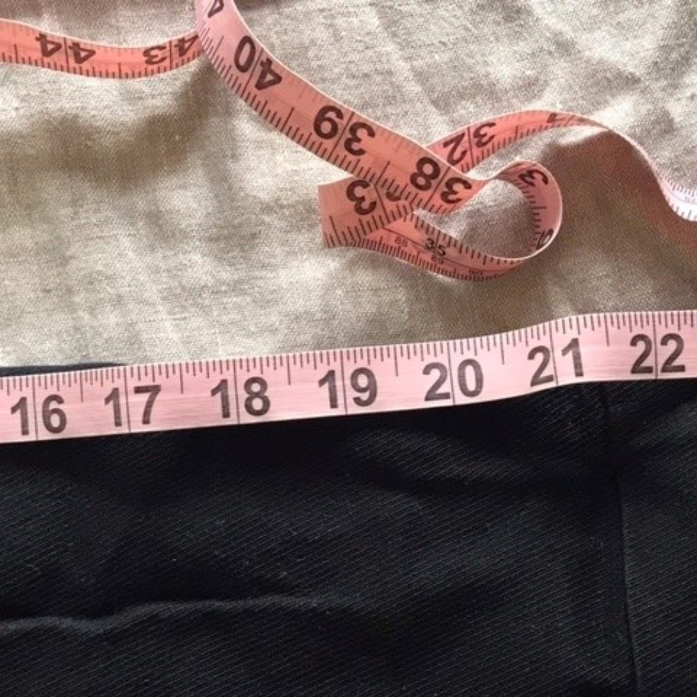 Club monaco capris(crops, pants) - Picture 5 of 9